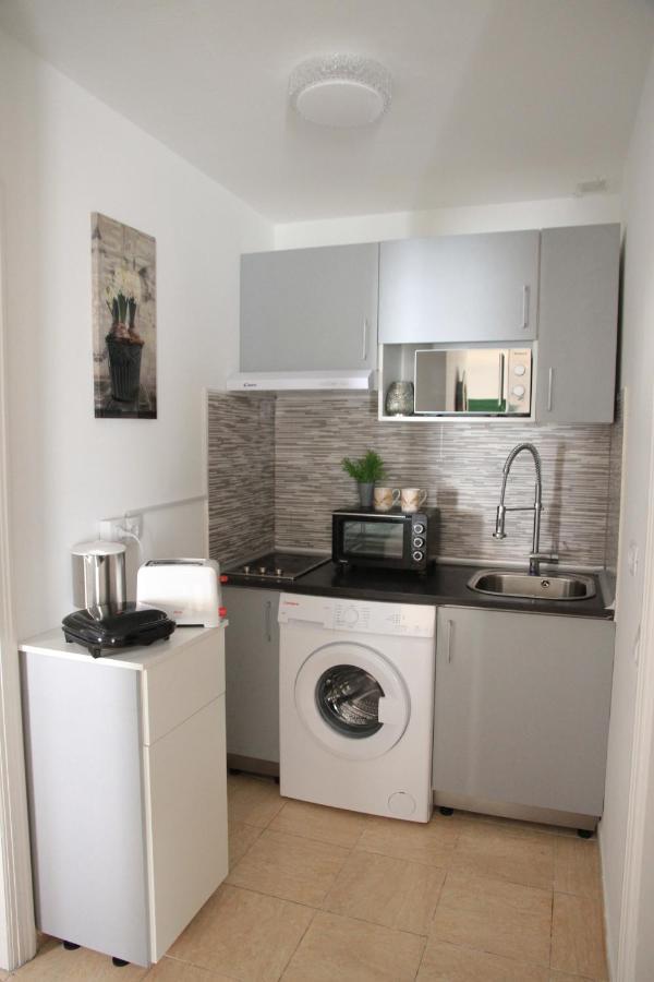 Castillo Holiday Apartment- Puerta Del Sol 245 كاليتا ذي فوستي المظهر الخارجي الصورة
