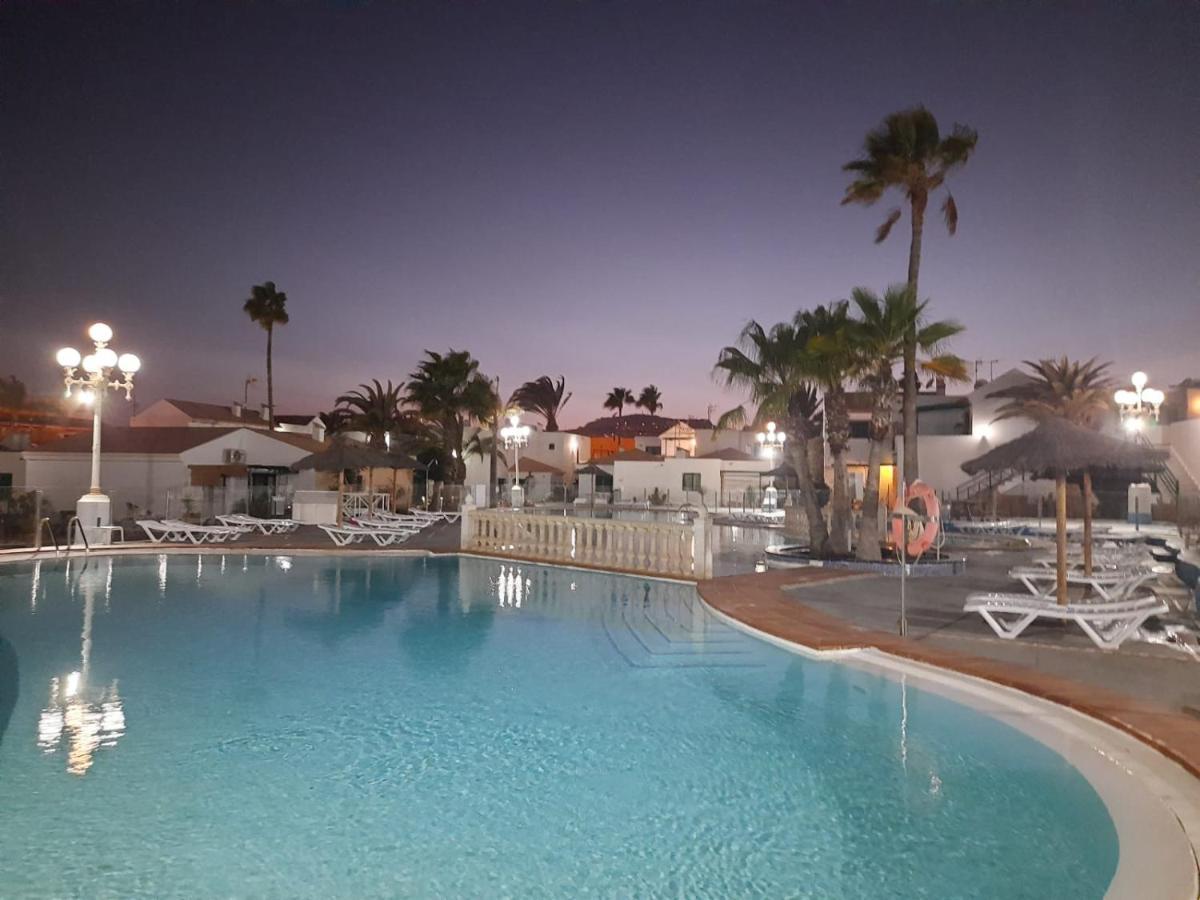 Castillo Holiday Apartment- Puerta Del Sol 245 كاليتا ذي فوستي المظهر الخارجي الصورة
